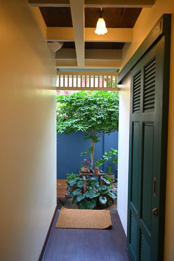 Priya Boutique House Bed and Breakfast Bangkok Exteriör bild