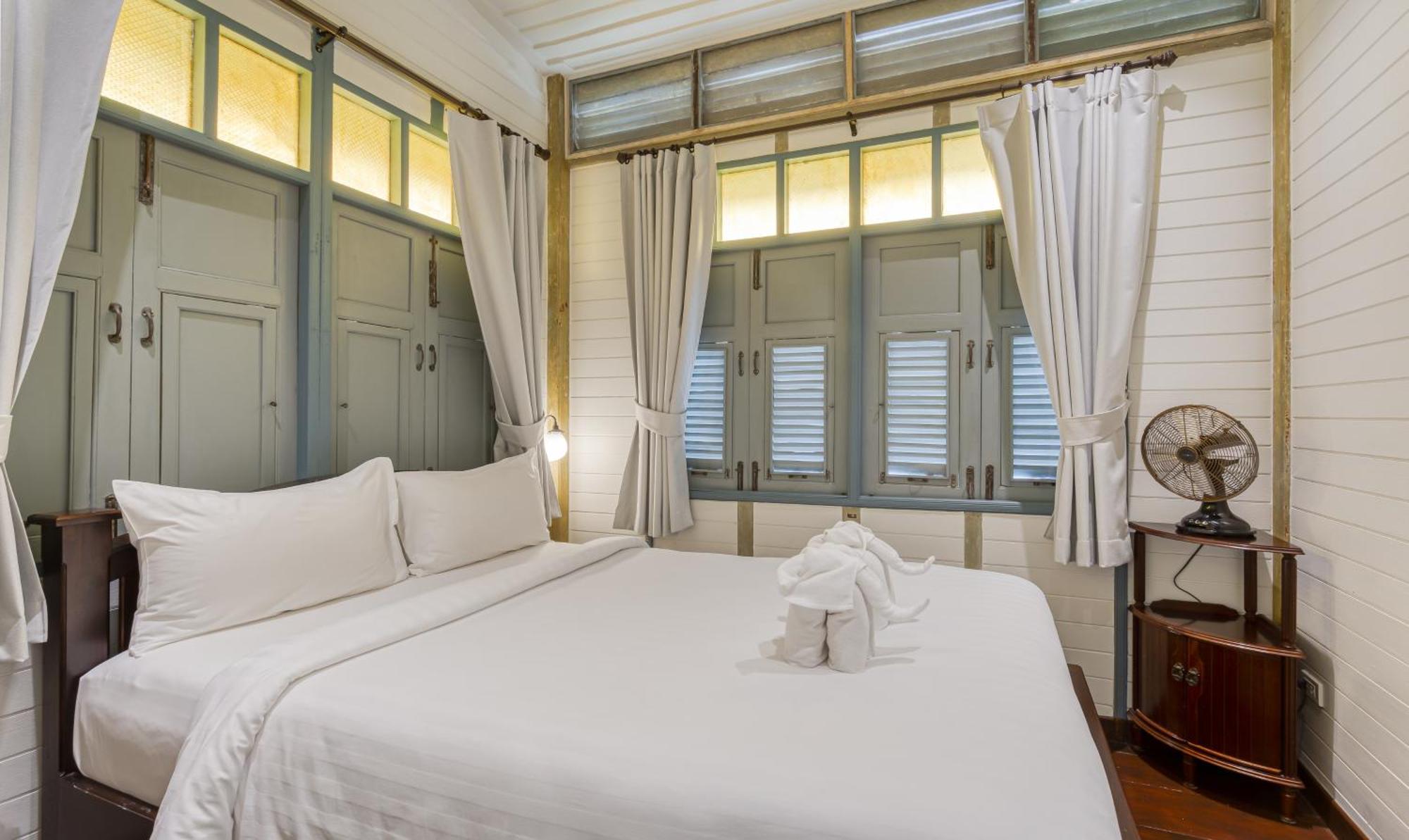 Priya Boutique House Bed and Breakfast Bangkok Exteriör bild