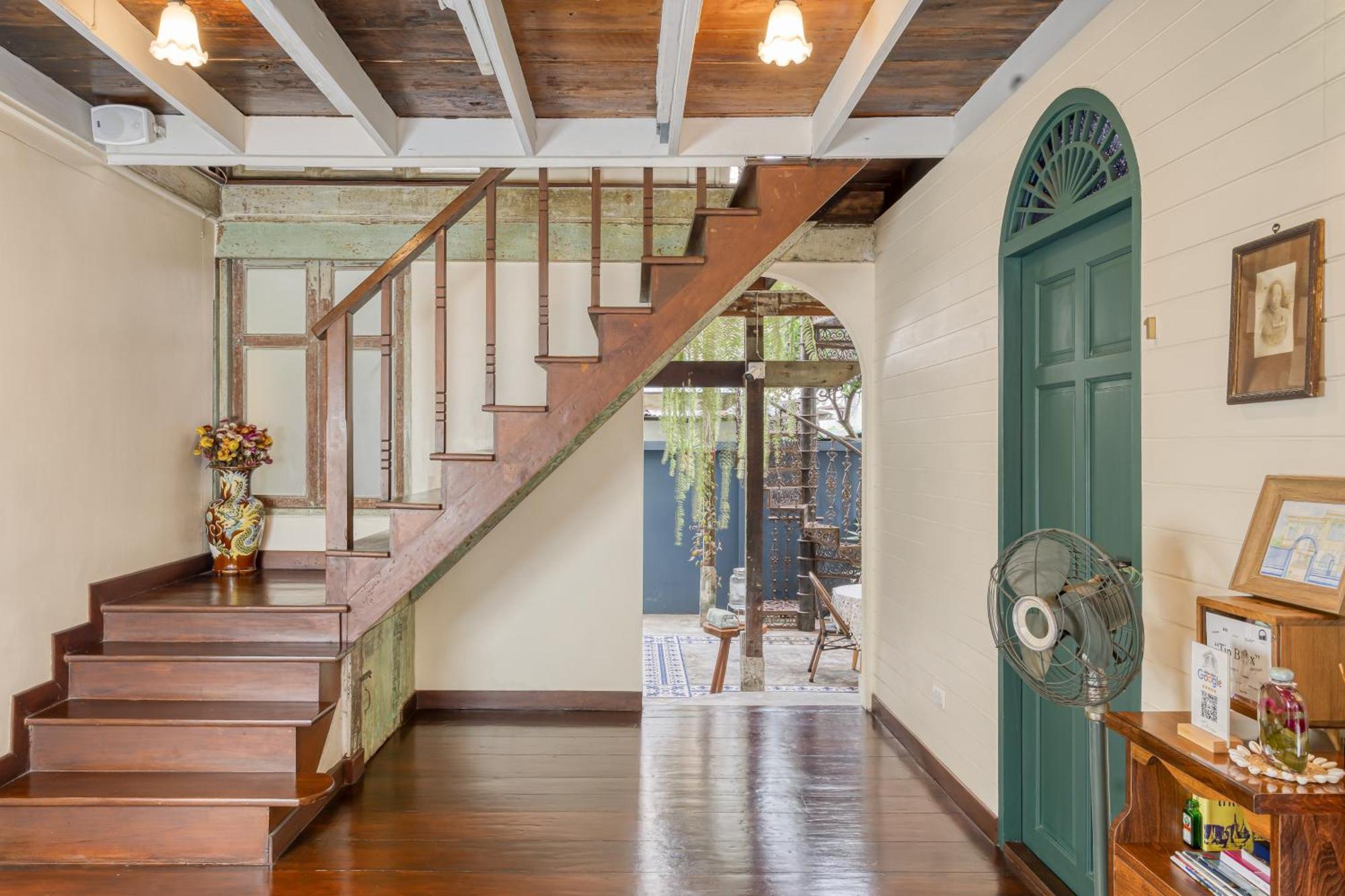 Priya Boutique House Bed and Breakfast Bangkok Exteriör bild
