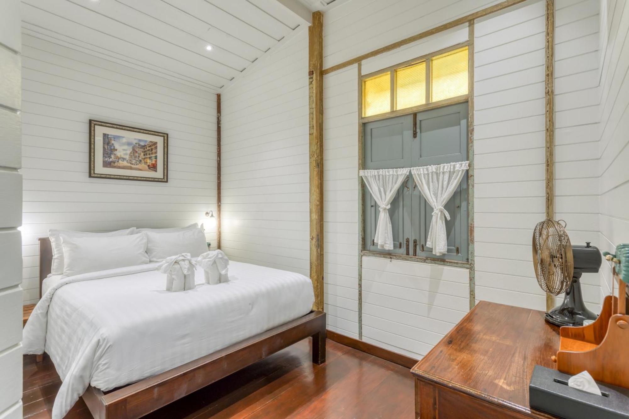 Priya Boutique House Bed and Breakfast Bangkok Exteriör bild