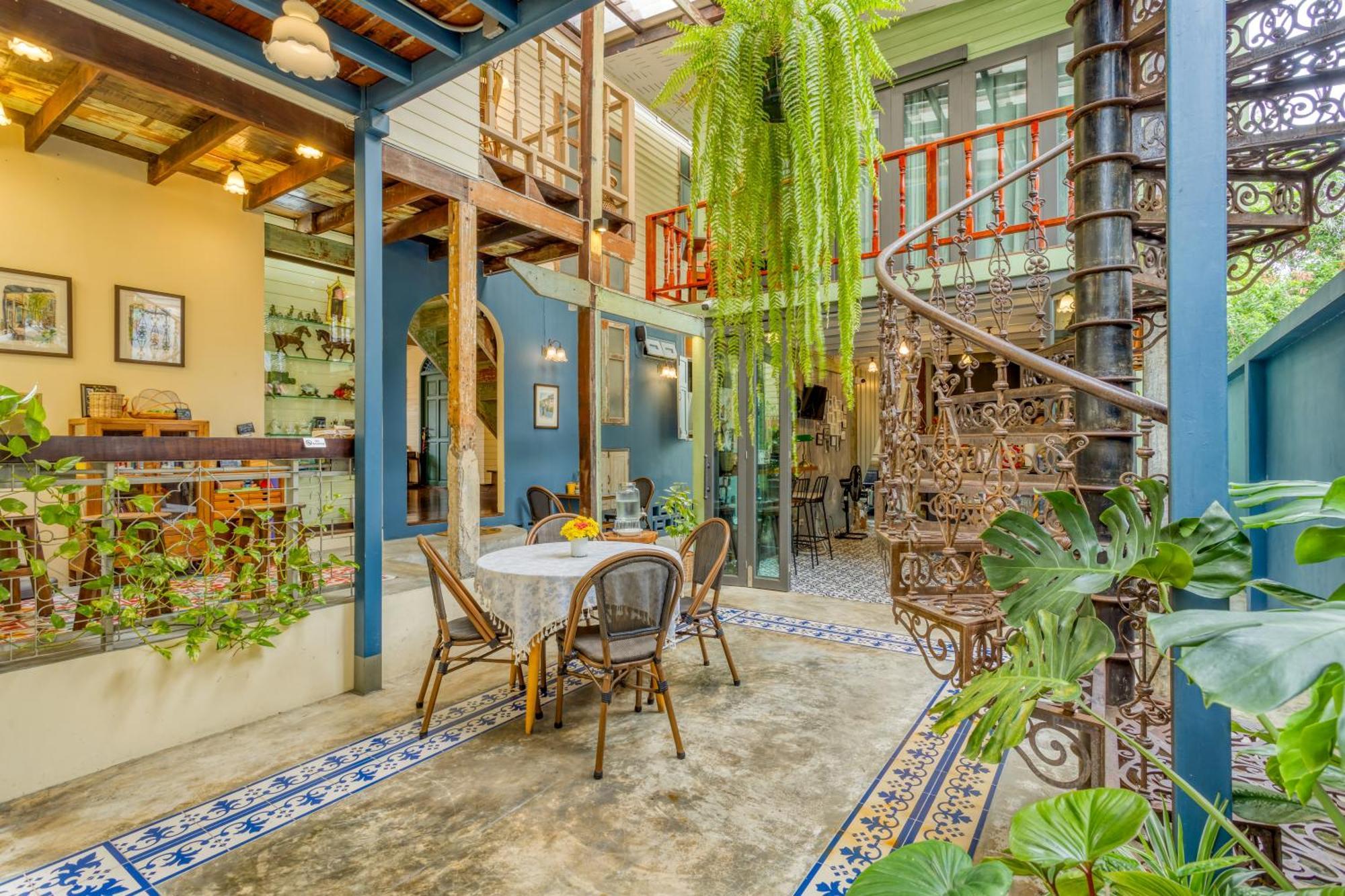 Priya Boutique House Bed and Breakfast Bangkok Exteriör bild
