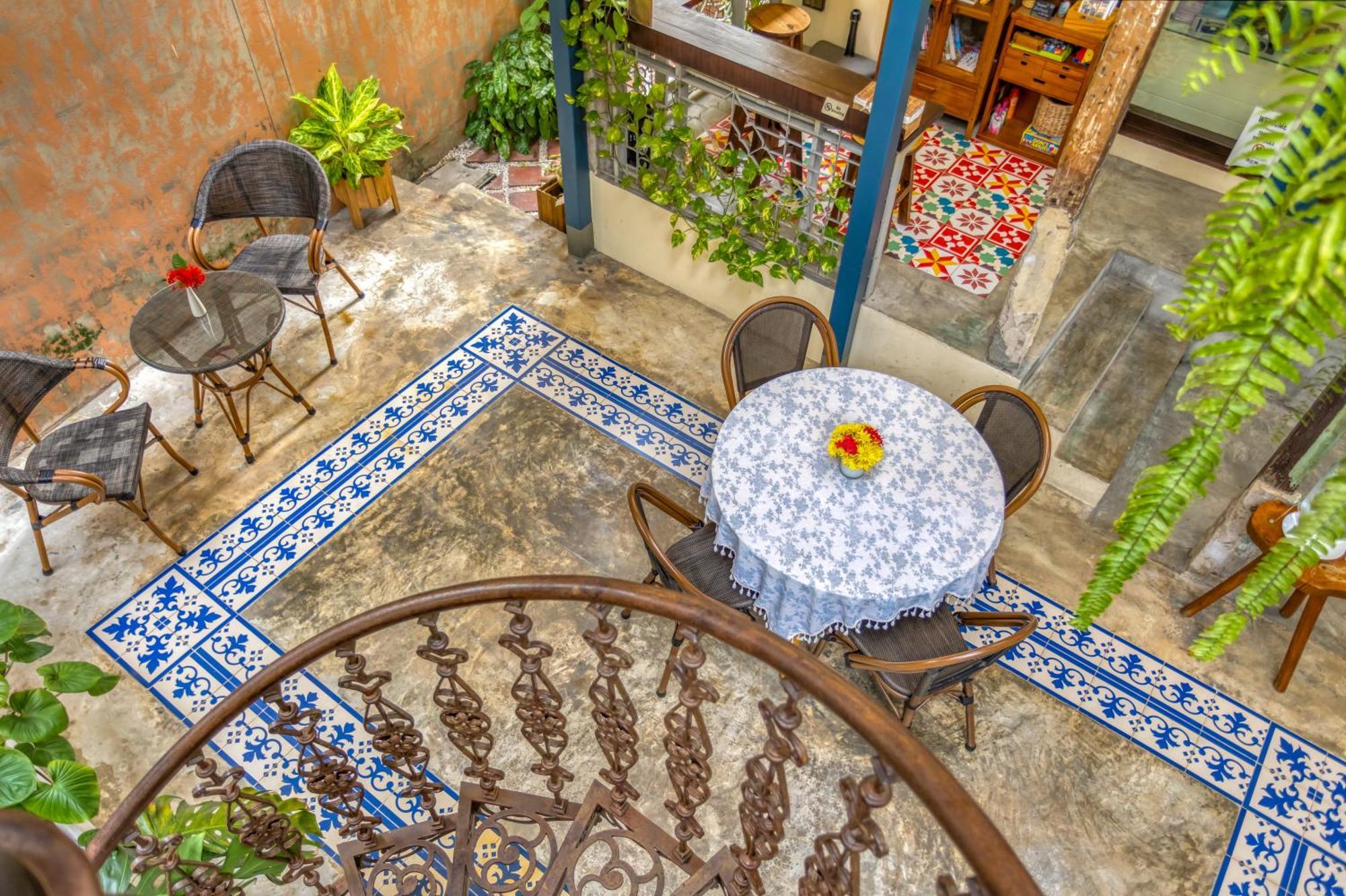 Priya Boutique House Bed and Breakfast Bangkok Exteriör bild